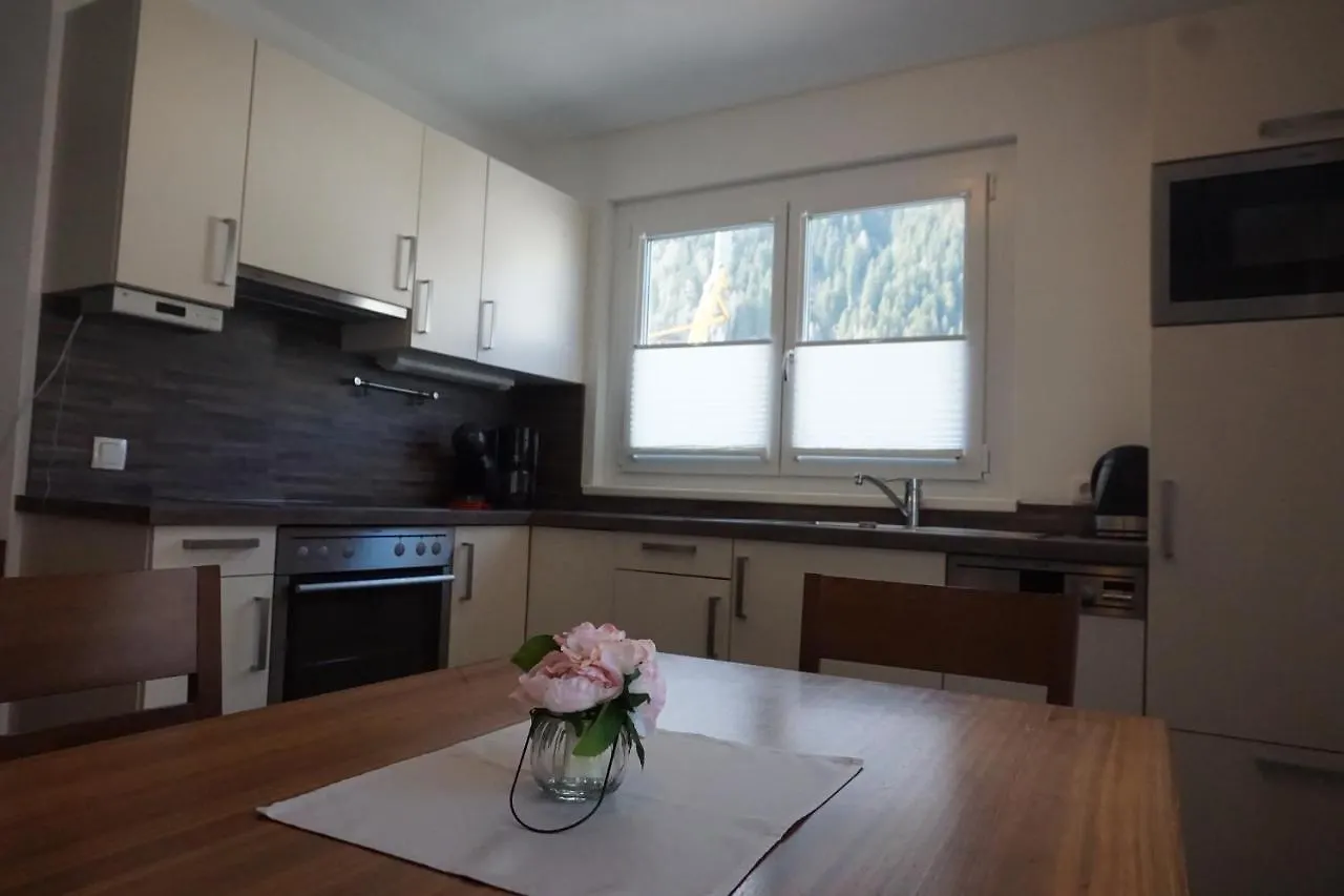 אישגל Alaska Appartment 0*,